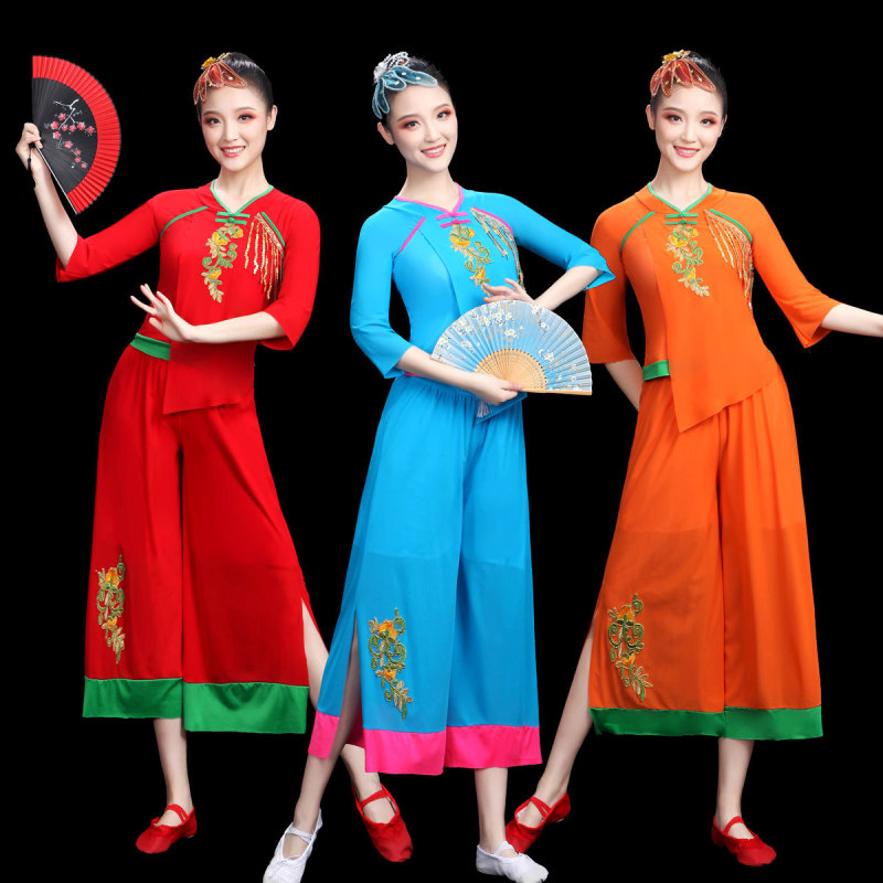 Feather Qianxun 2022 Summer and Autumn New Seven-sleeve Classical Ethnic Yangko Dance Suit Hanging Spike Sequin Performance Suit