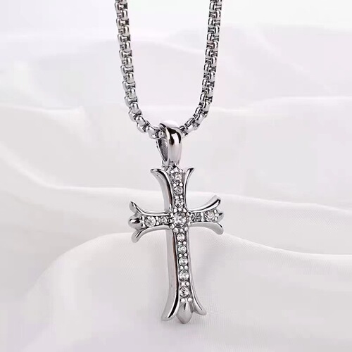 Cross-border new European and American Crow heart necklace with diamond cross pendant, men and women couple sweater chain jewelry wholesale