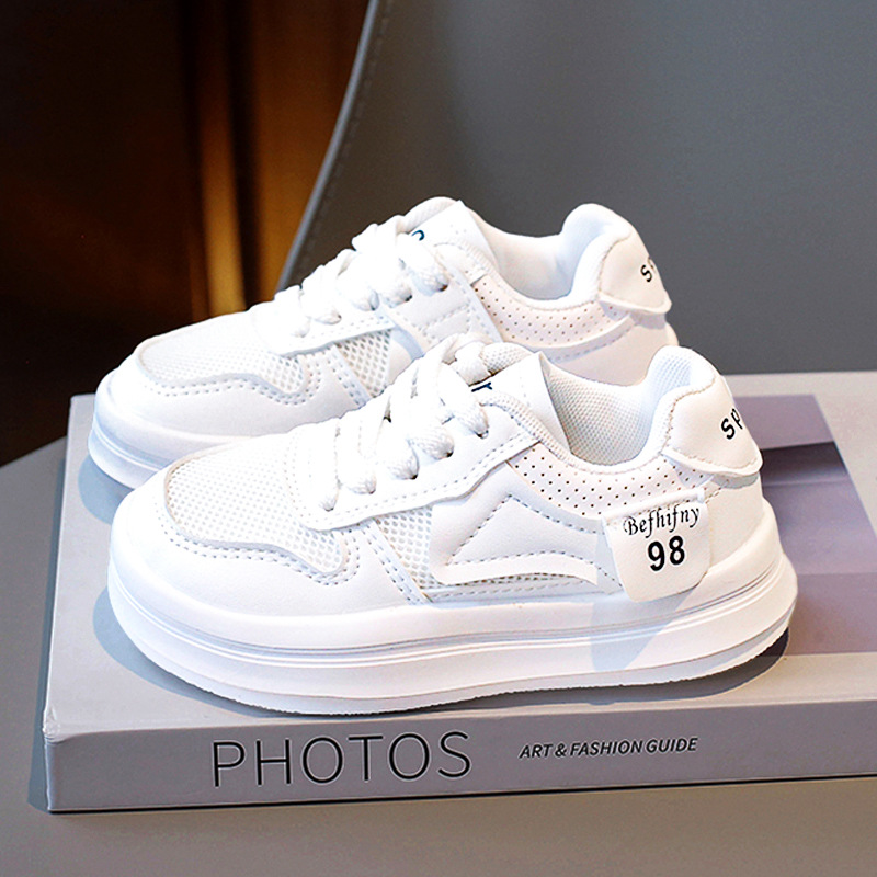 Sportskor för pojkar och flickor 2023 Nya Barn Vita Små Vita Skor Mesh Andas Studentbräda Skor Medium till_voghion.com