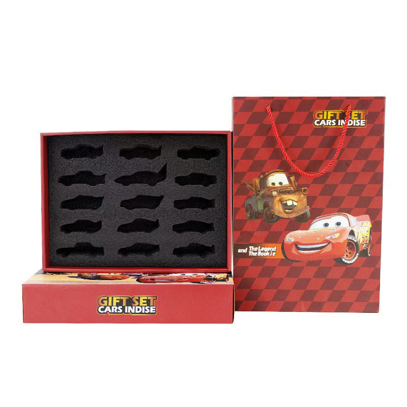 15개의 숫자 경주용 자동차 빈 포장 상자