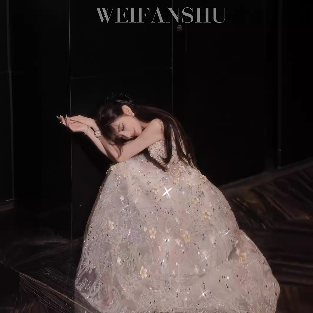 Vestido de noche atractivo otoño / verano 2025, nuevo vestido privado de flores industria pesada, vestido de fiesta dulce