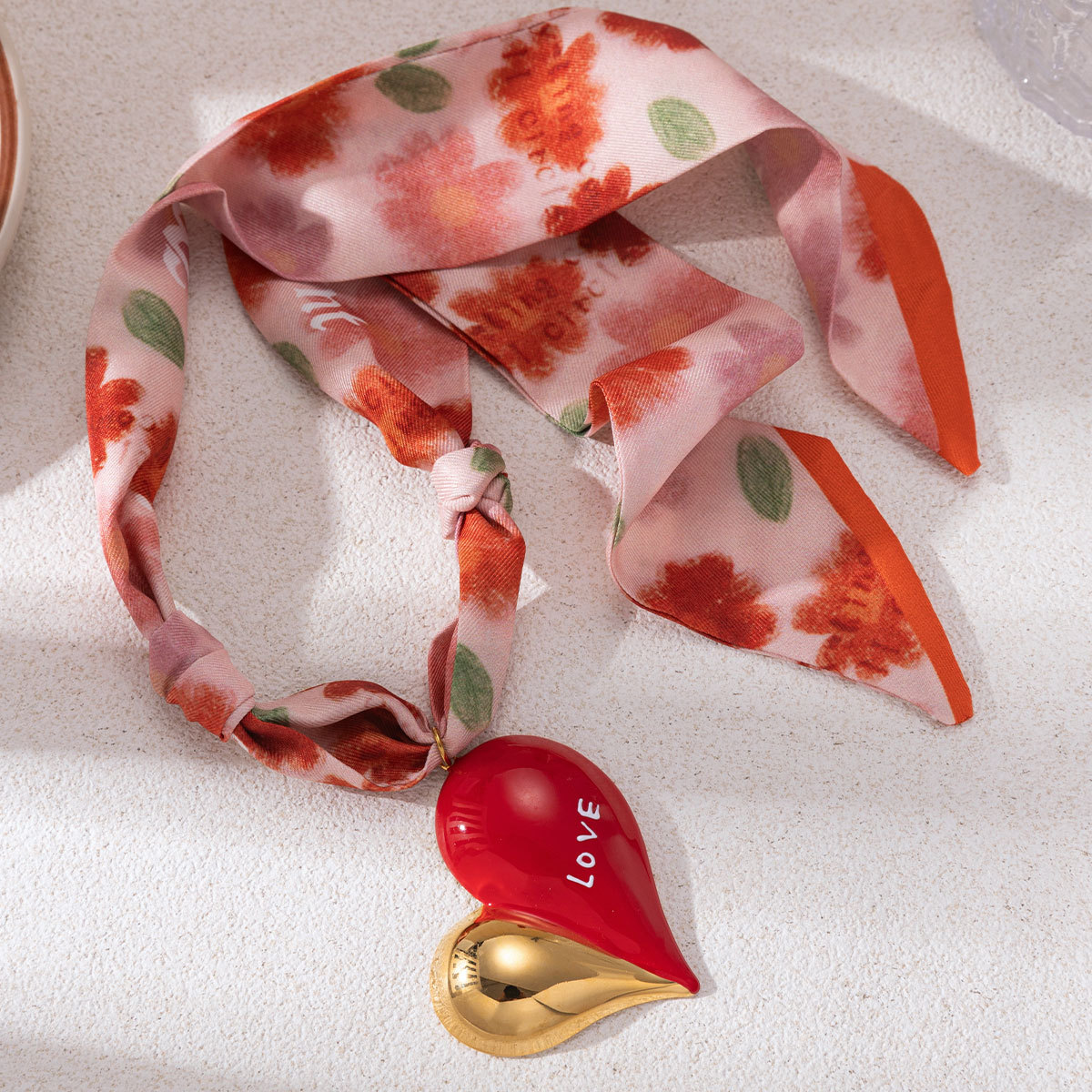 Collar de acero inoxidable TENA Europa y América lujoso ligero de alto nivel de diseño versátil amor collar de goteo de titanio acero no desvanecerse mujer