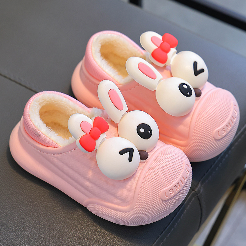 Otoño y invierno zapatos de algodón para niños, niñas y niñas lindos impermeables, antideslizantes, cálidos y terciados, zapatillas de algodón para niños pequeños y medianos.