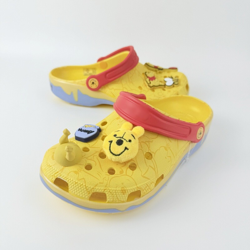 Cro Card Brand's New Celebrity Winnie the Pooh, Brown Bear, Power Monster, Mickey and Minnie Co-Branded Parent-Child Clogs