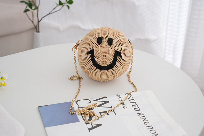 Women's Medium Rattan Smiley Face Streetwear Lock Clasp Square Bag display picture 7