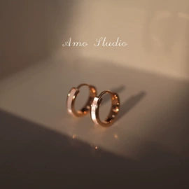 耳钉;项链;耳环