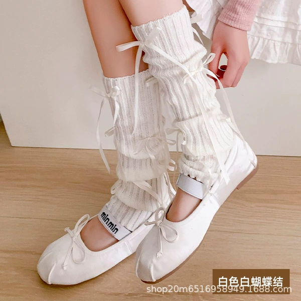 With bow, white