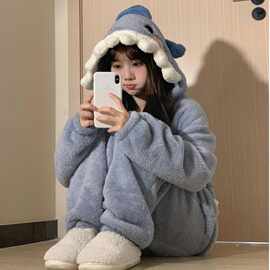 卡通可爱鲨鱼珊瑚绒睡衣女冬款2025新款加绒加厚小个子保暖连体衣