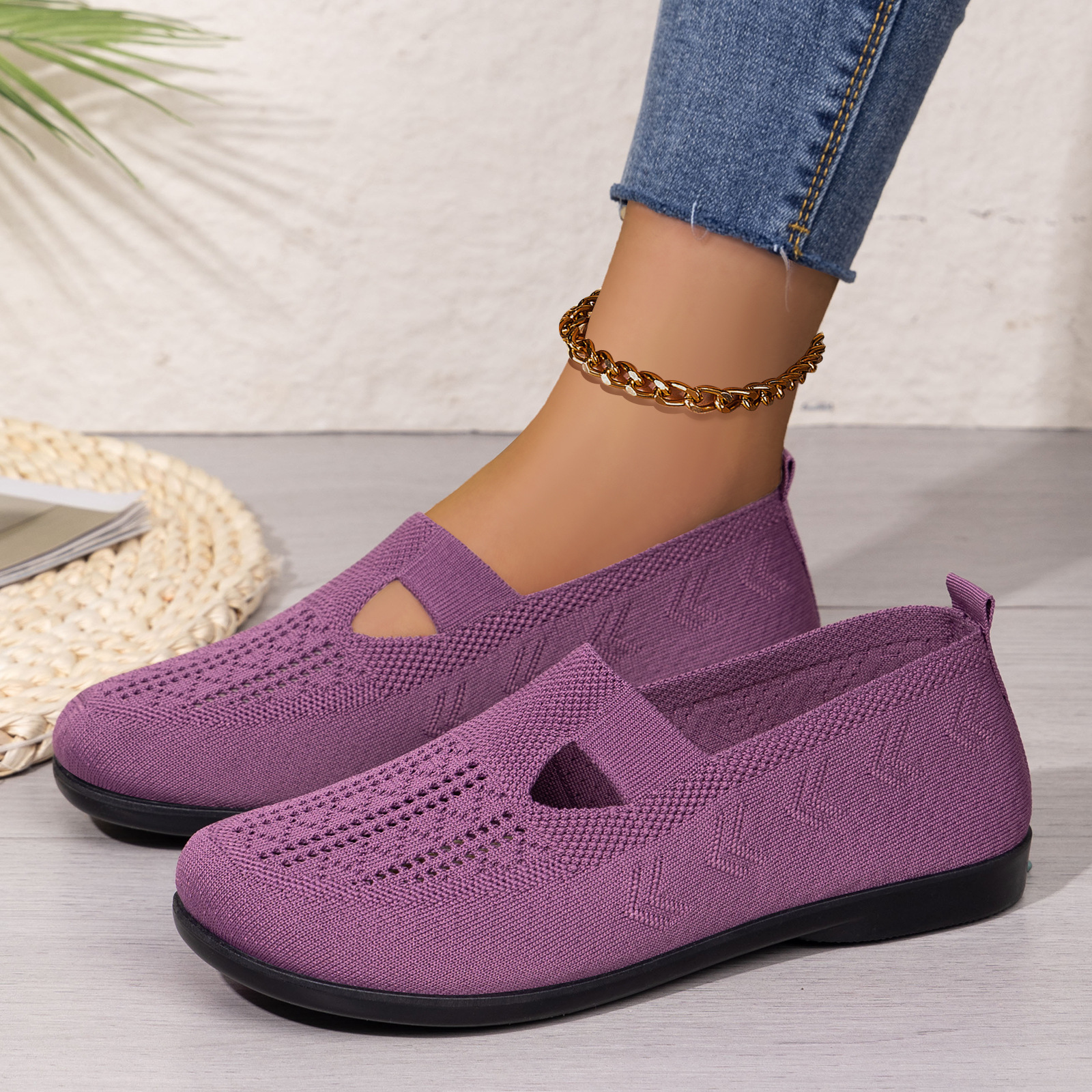 Zapatos casuales para mujeres transfronterizos temu nuevos zapatos transpirables de suela suave, zapatos ligeros y cómodos para madres de mediana edad image 1