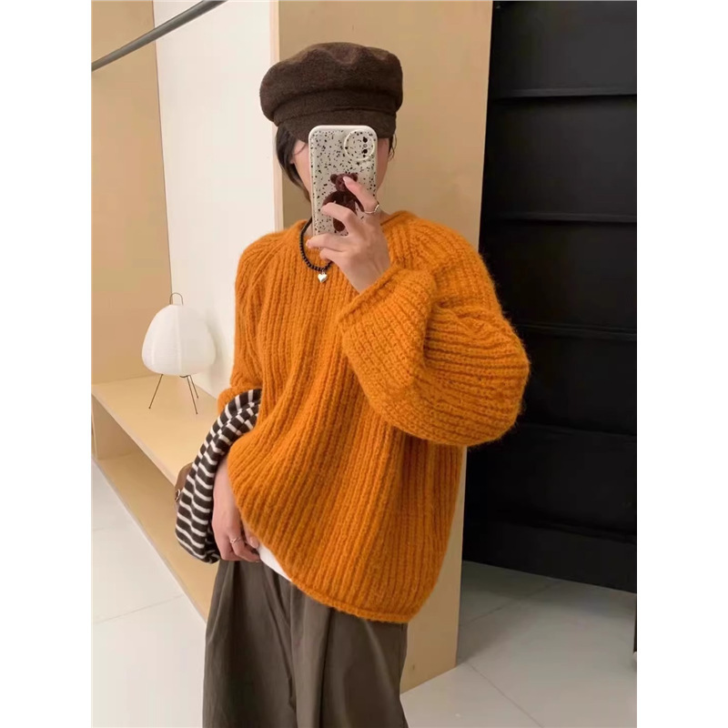 Lazy Style Curled Thick Wool Knitwear 2024 New Autumn and Winter Women's Loose Slimming Look Korean Style Round Neck Top Knitwear