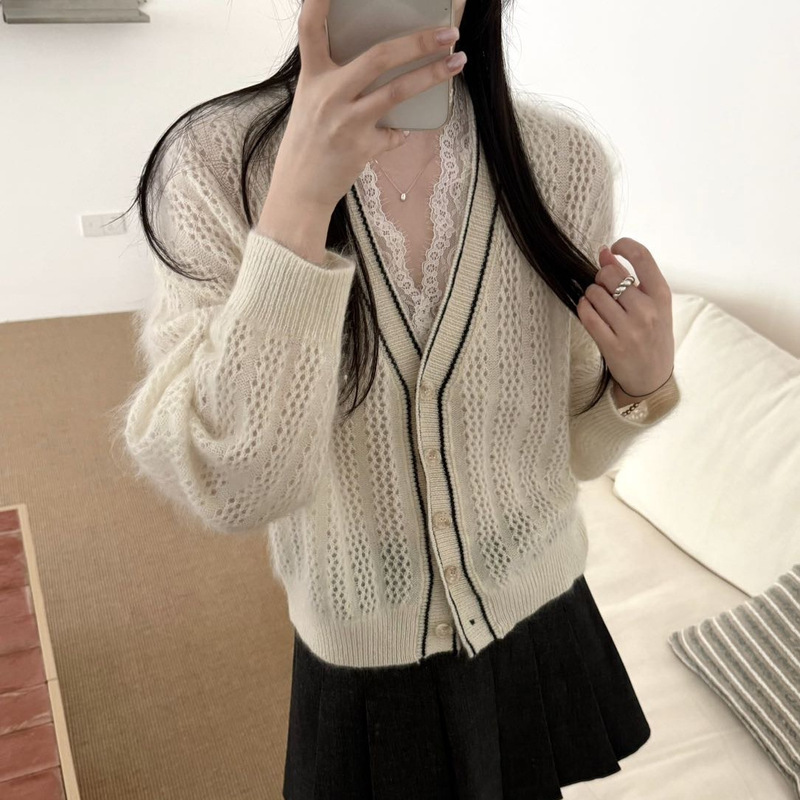 26 Autumn New Korean Style All-Wool Contrast Color V-Neck Hollow Long Sleeve Knit Cardigan Women's Commuting Coat 26 Autumn New Korean Style All-Wool Contrast Color V-Neck Hollow Long Sleeve Knit Cardigan Women's Commuting Coat