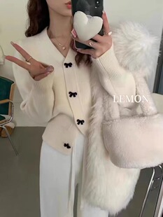 Chanel style short white V-neck knitted cardigan for women 2024 Spring small bow sweater coat top
