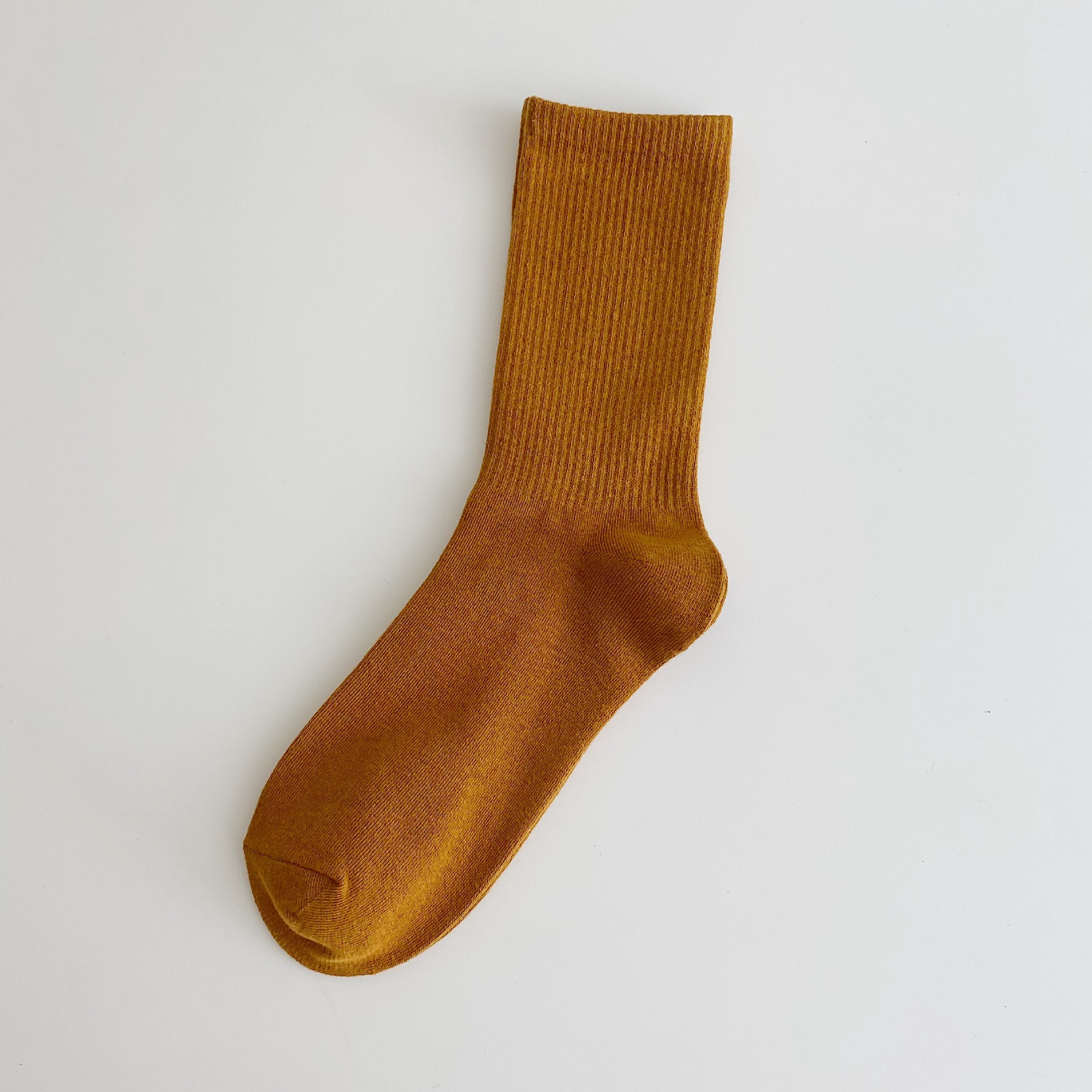 色の靴下の子供の中の筒の靴下のinsの潮の春秋の薄い金のキャンディーの色の秋冬の綿の質のバラの赤い純色のストッキングの靴下