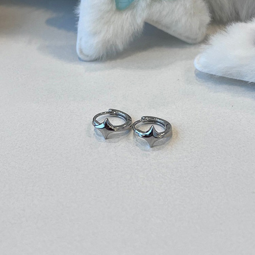 Minimalist Natural Korean Style Star Stud Earrings for Women, Small Minority Four-Pointed Star Drops, Sleep-Friendly Non-Removable Hearing Aids for Girlfriend