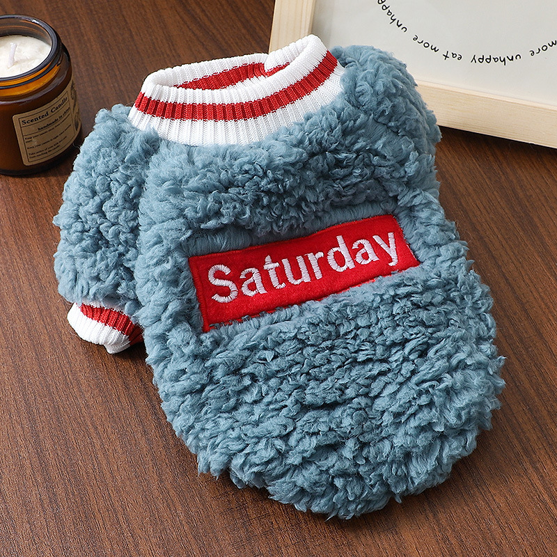 Manufacturer Wholesale Blue Lamb Wool Round Neck English Sweatshirt Teddy Bichon Chihuahua Dog Winter Clothing with Fleece Lining for Warmth