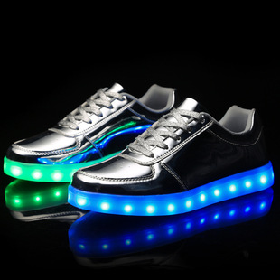 Factory wholesale colorful LED shoes luminous shoes gold silver reflective upper skateboard shoes