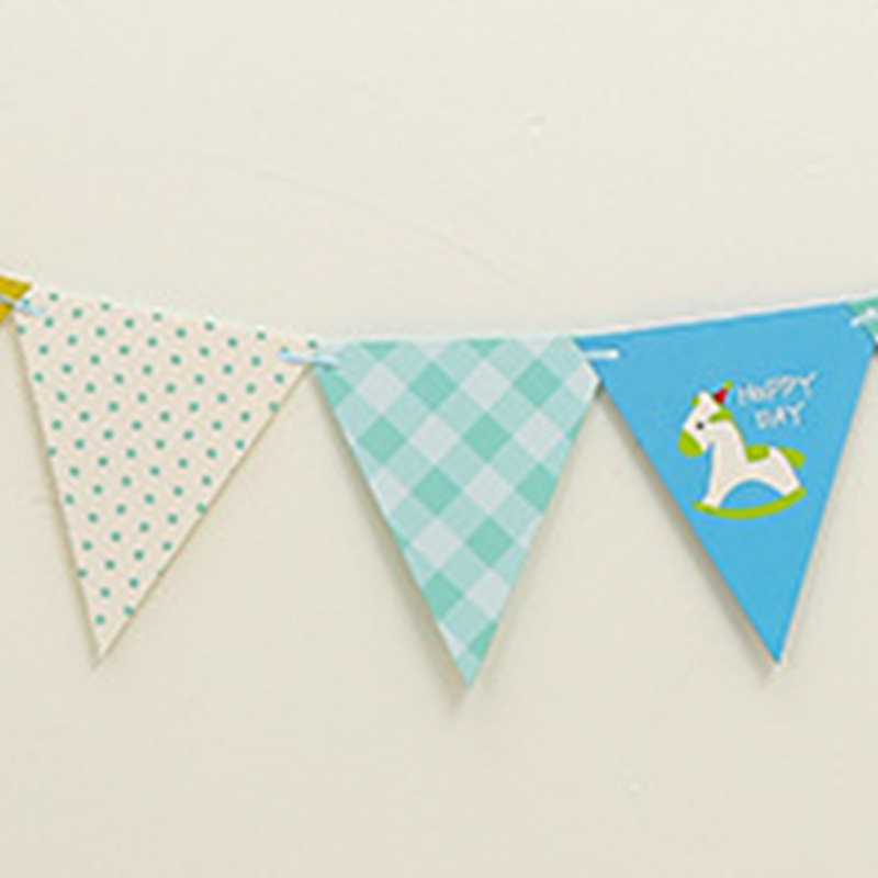 Guirlande anniversaire motif triangle coloré décoration_voghion.com