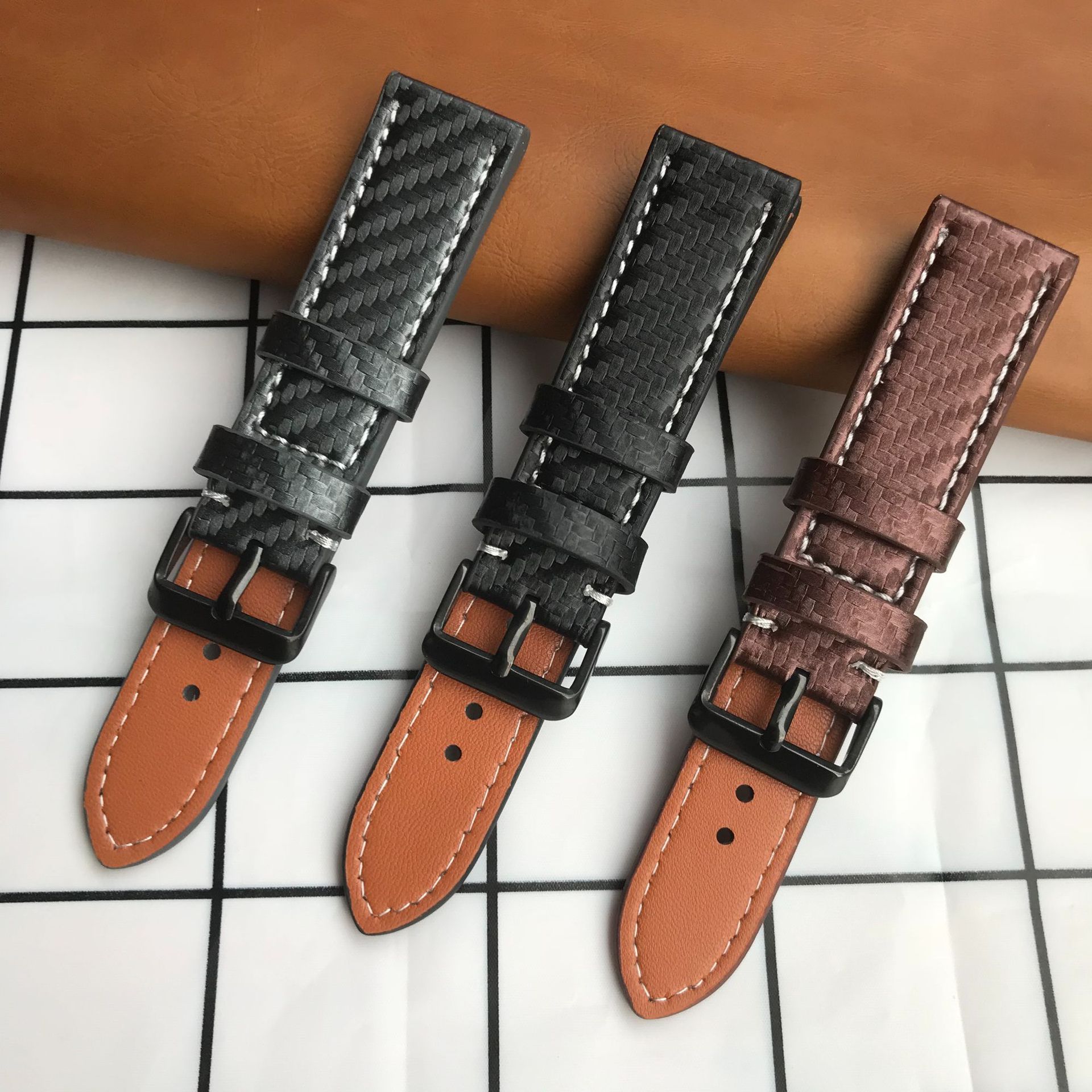 Textura de fibra de carbono correa de cuero suave reloj cadena accesorios fabricante en stock color multicolor reloj Correa 18-24m