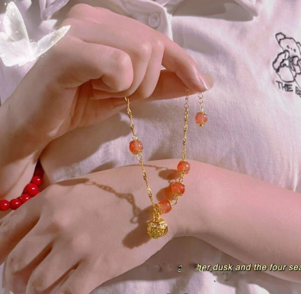 复制_新款红玛瑙手链网红夏季福气铃铛手串女高级.jpg