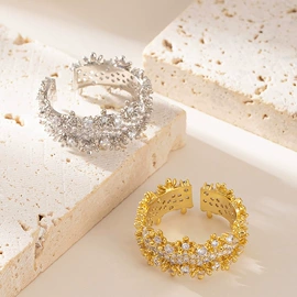 耳环;耳钉;戒指