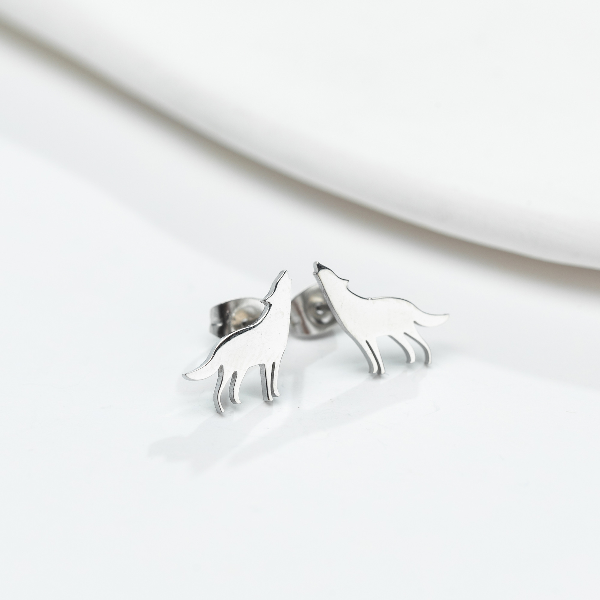 Cute Wolf Titanium Steel Ear Studs Plating No Inlaid Stainless Steel Earrings display picture 4