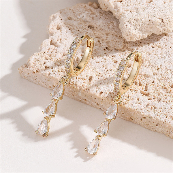 golden fashionable universal trend earrings drop-shaped
