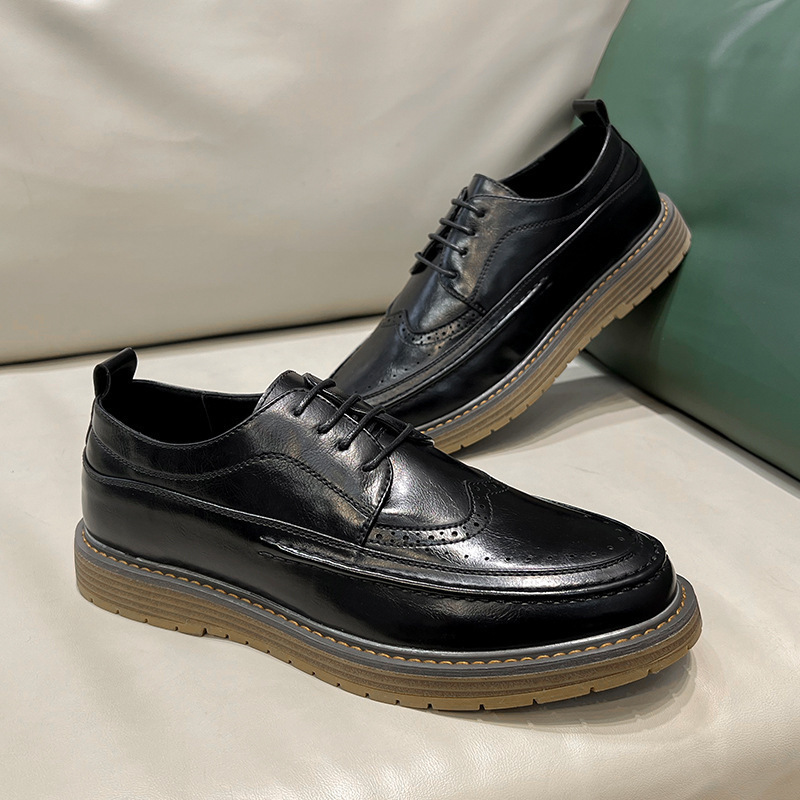 Zapatos de trabajo para hombres 2025 cuatro temporadas nuevos zapatos de cuero casuales para hombres británicos de negocios zapatos de suela gruesa para hombres