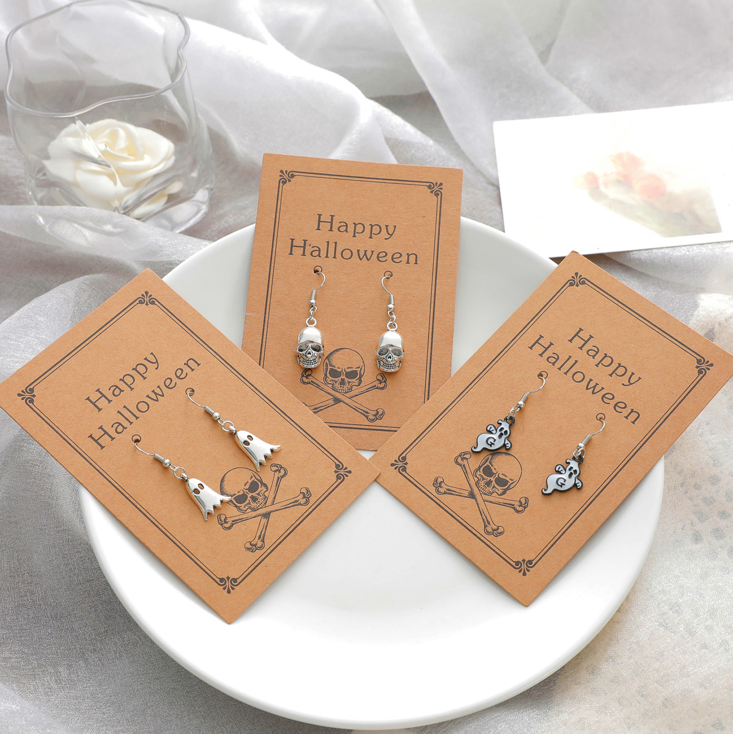 New Trendy Halloween Funny Ghost Skull Card Earrings display picture 1