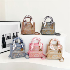 レディースhandbag2025新型欧米ファッション刺繍女性バッグクロスボーダー手提げシングル肩斜めショルダー戴妃バッグ