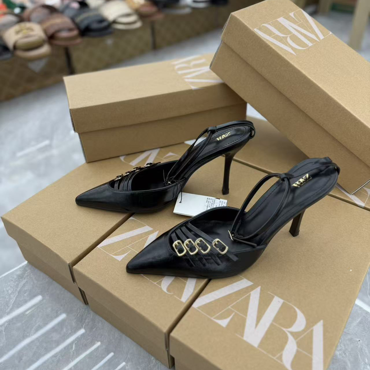 ZA High heels pointed-toe stiletto heels made of patent leather