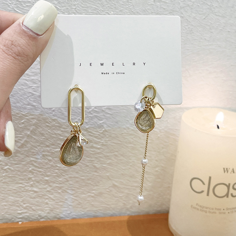 Brand creative asymmetrical long earrings drop-shaped from pearl