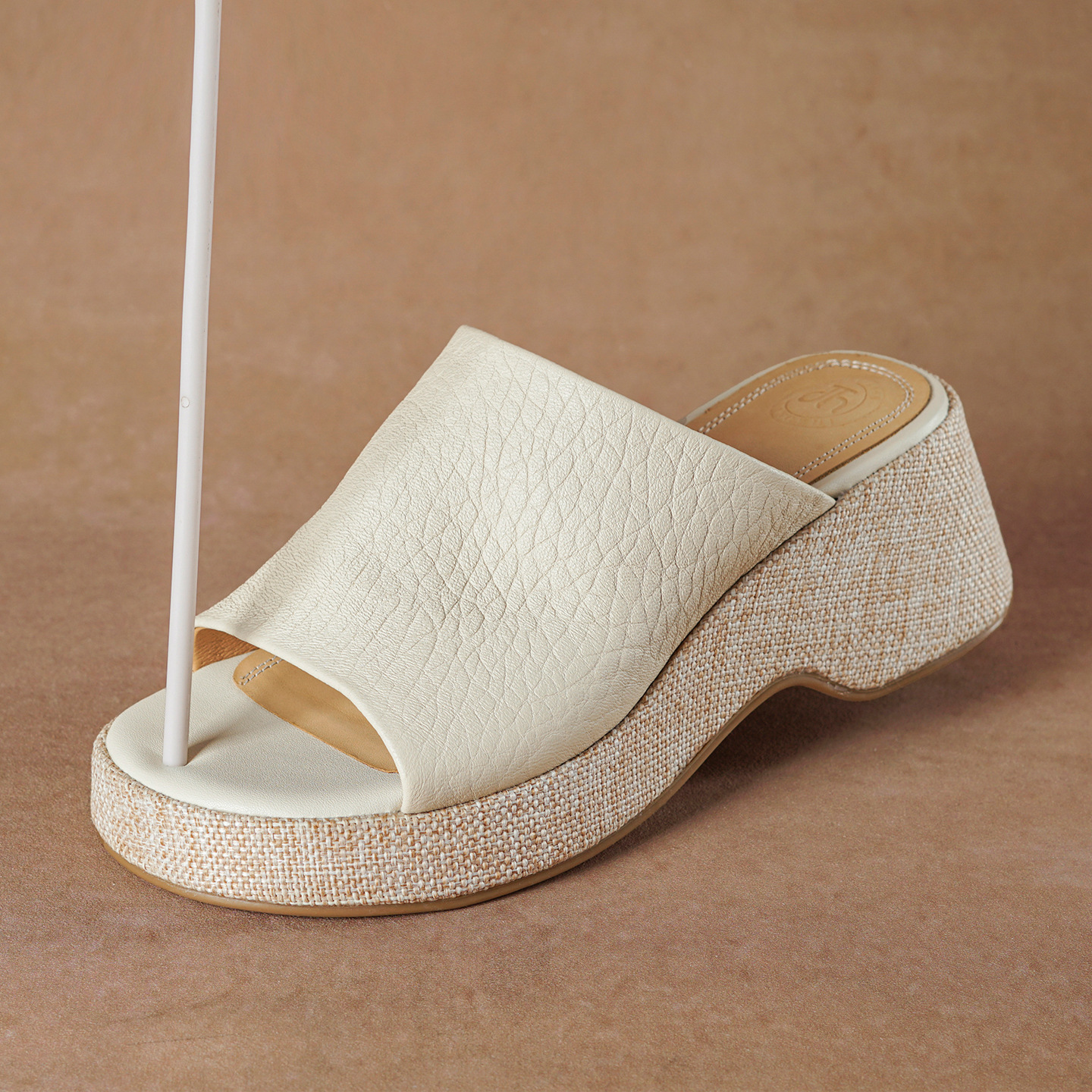 Sandal nữ da cừu gót xuồng hở mũi quai ngang đế dày — Xám voi