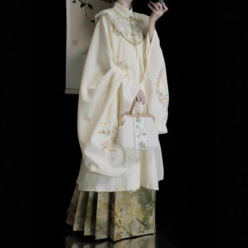 Ming-Style Adult Hanfu for Women【Mùqiū】With Intricate Embroidery, Ming-Style Stand-Collar Long Gown, Cloud-Shoulder Design, Horse-Face Skirt, New Autumn and Winter Model