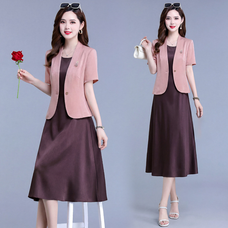 Elegant Mother-In-Law Wedding Outfit 2026 New Style, Youthful Two-Piece Dress, Spring and Summer, Waist-Cinching, Slimming, Elegant, Age-Reducing