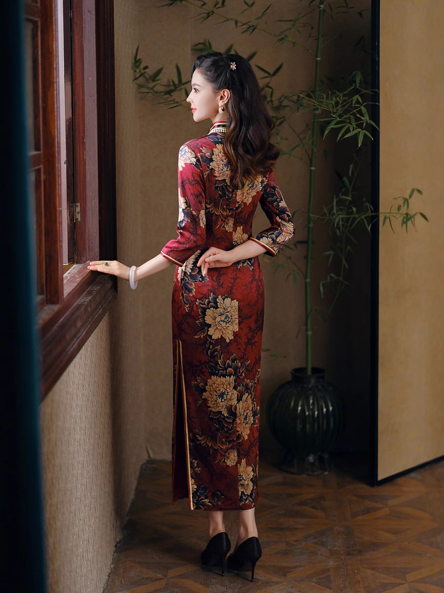 Red silk elite cheongsam