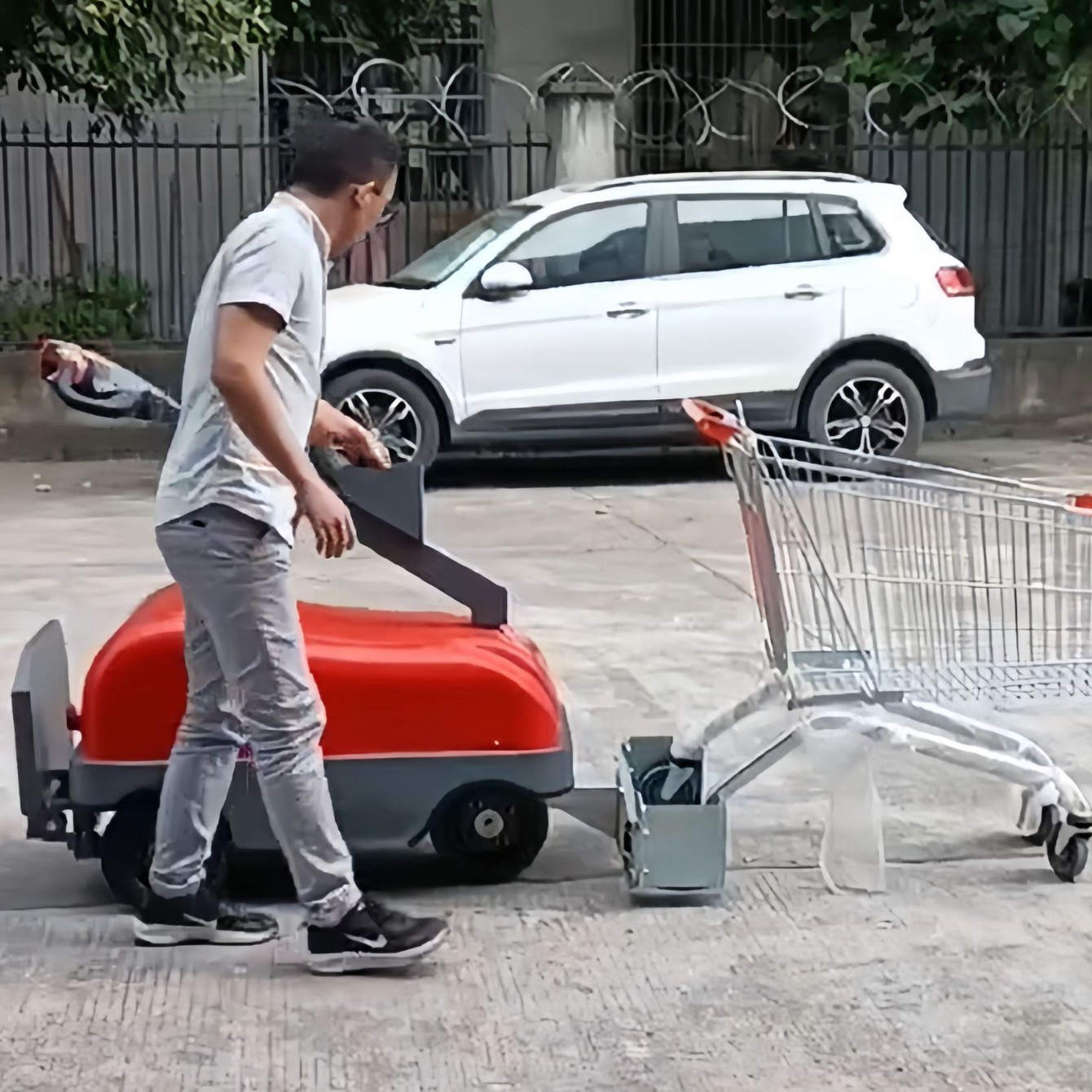 新能源小型电动牵引车小拖车物流车超市机场遥控迷你电动牵引车头