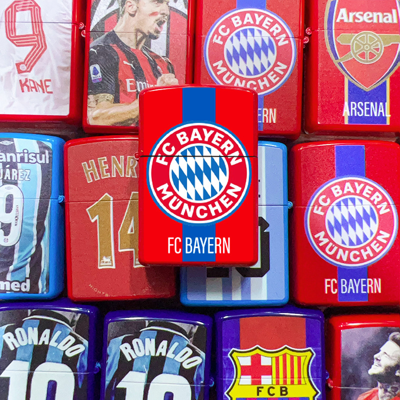 Encendedor de queroseno con diseño de jugador legendarario de la dinastía del fútbol, textura retro en relieve, acabado mate, artesanía