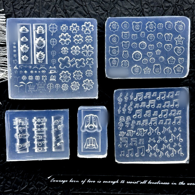 Trendy Four-Leaf Clover, Fish Plate, Puppy, Musical Note, Belt Buckle, Nail Art Silicone Molds, Various Shapes and Molds