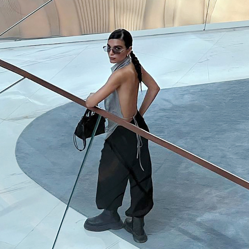 Damenbekleidung, einfarbig, rückenfrei, unregelmäßig, modisch, kreativ_voghion.com