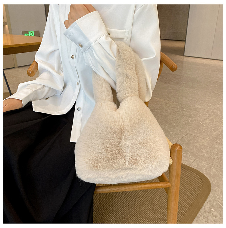 New handbag for women in 2024 with a high-end feel, solid color plush bag, fashionable and versatile handbag, cute_voghion.com