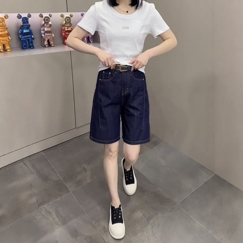 2026 Summer Thin Plus-Size Denim Shorts for Women, High-Waisted, Casual, Loose, Versatile, Slimming, Straight-Leg, Knee-Length Shorts 2026 Summer Thin Plus-Size Denim Shorts for Women, High-Waisted, Casual, Loose, Versatile, Slimming, Straight-Leg, Knee-Length Shorts