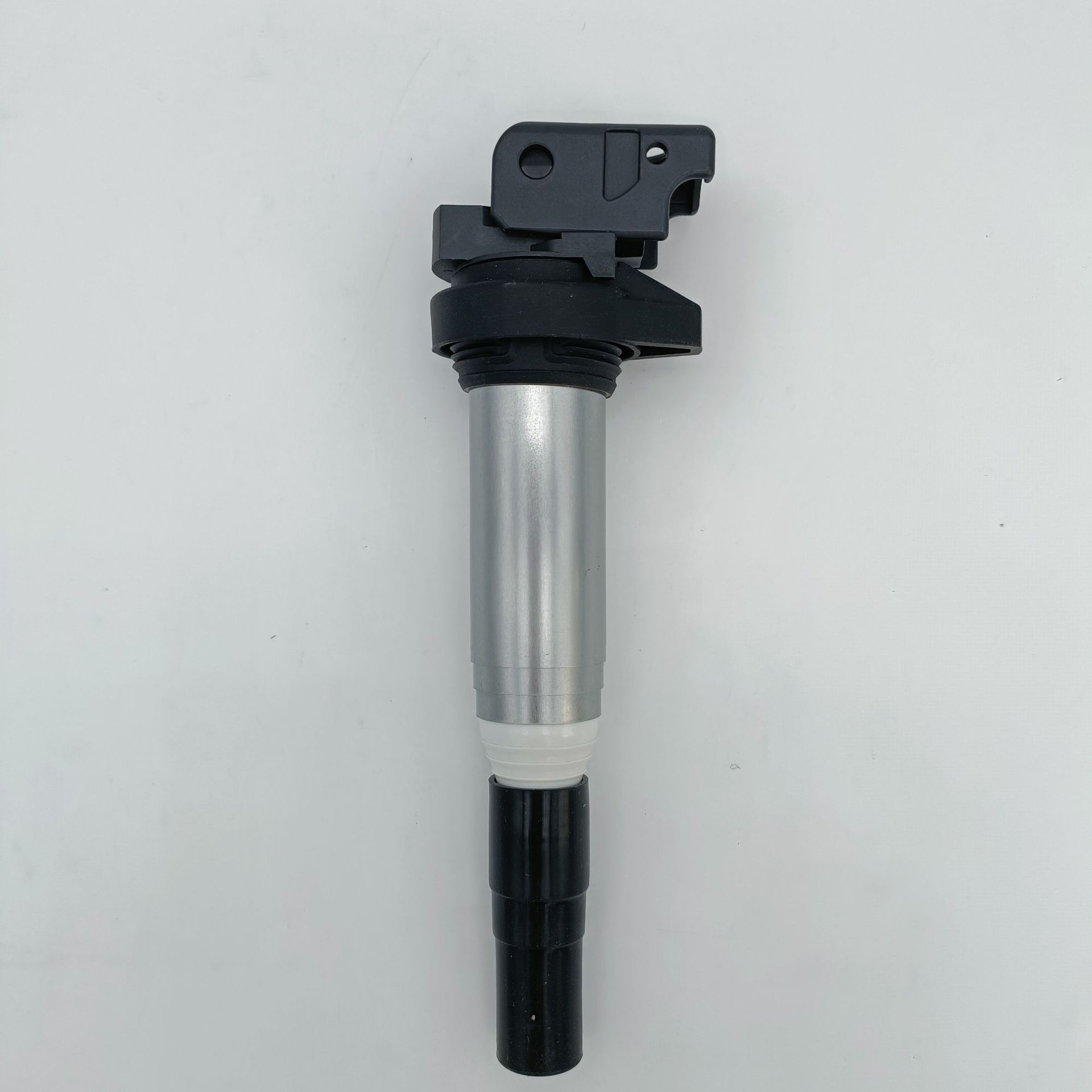 12138616153 GN1057112B1 12137594596 UF667 ignition coil, suitable for BMW