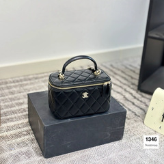 小香女士手提化妆包单肩斜挎包百搭气质时尚口红包小包包链条包