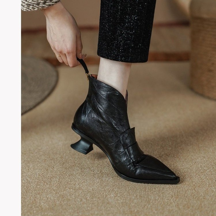 Retro Women's Ankle Boots Pointed Toe Low Heel Back Zipper Slimming Winter Style Unique Cowboy Boots_vogvips.com