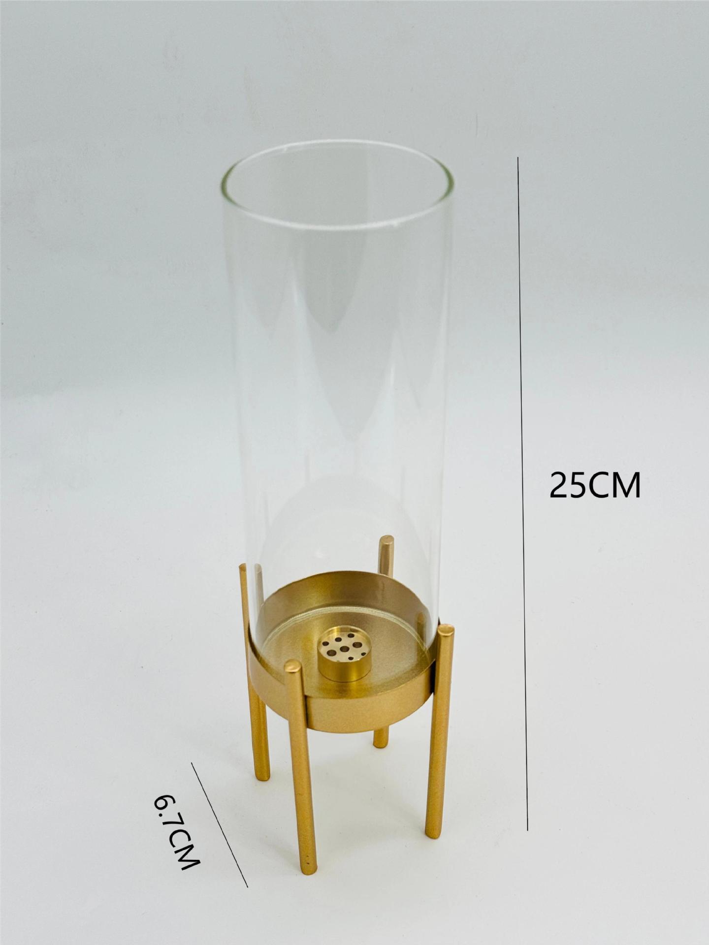 삼각대 모양의 백단향 스탠드