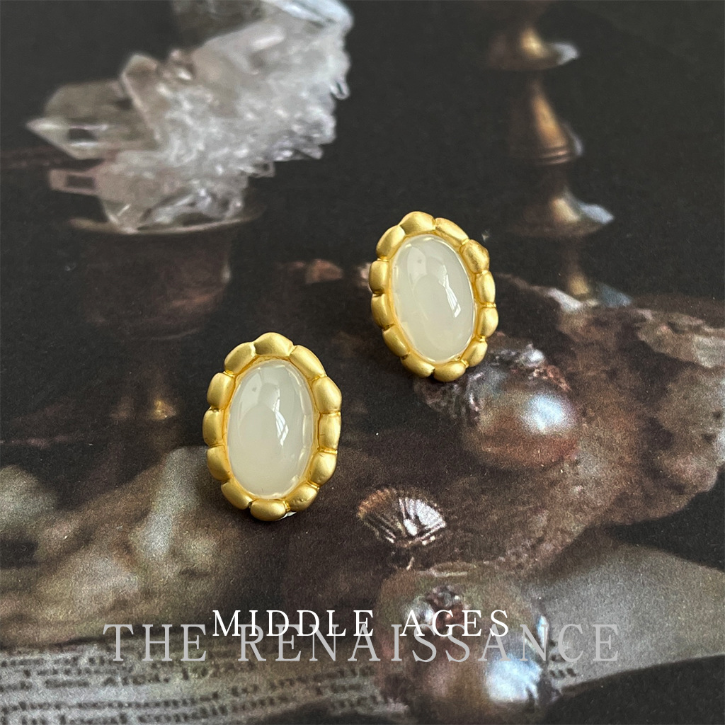 Matte retro elegant earrings