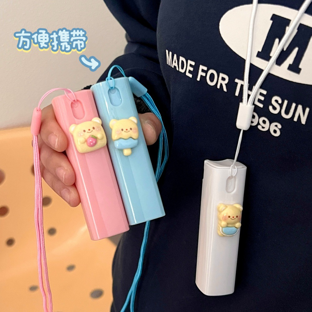 Botella de aerosol de dibujos animados encantadora mini botella portátil de viaje maquillaje perfumes botella de alcohol pequeña botella de aerosol al por mayor