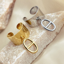 亚马逊新款不锈钢18k金油压戒指日字吊坠钛钢戒指女ins开口不掉色