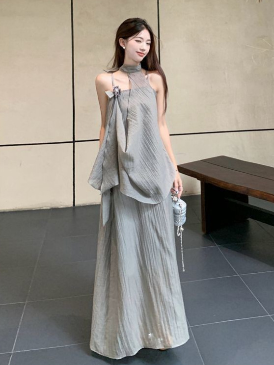 Cool and Relaxed Style Outfit Set, French Vacation Style, Gentle Halter Neck Top, Super Fairy-Like Suspender Dress