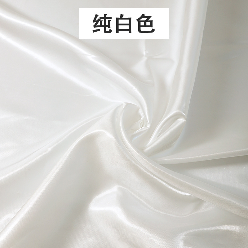 纯白色